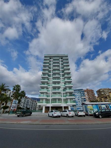 Квартира 1+1 в новом комплексе на первой береговой линии