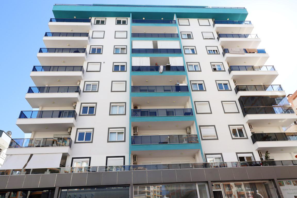 Недорогая квартира 1+1 с большой площадью в Махмутларе