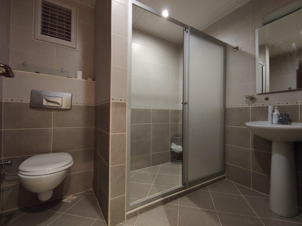 Квартира планировкой 2+1 с мебелью и широким балконом в районе Махмутлар - Фото 22