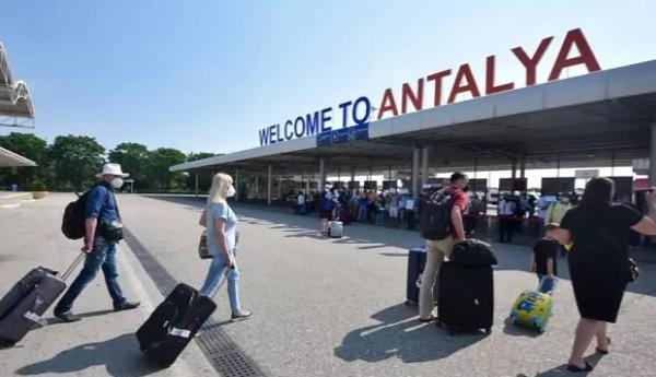 Число туристов в Анталии превысило 2 миллиона