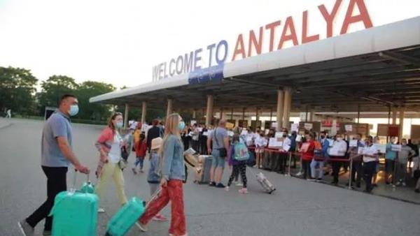Число туристов в Анталии выросло на 227%