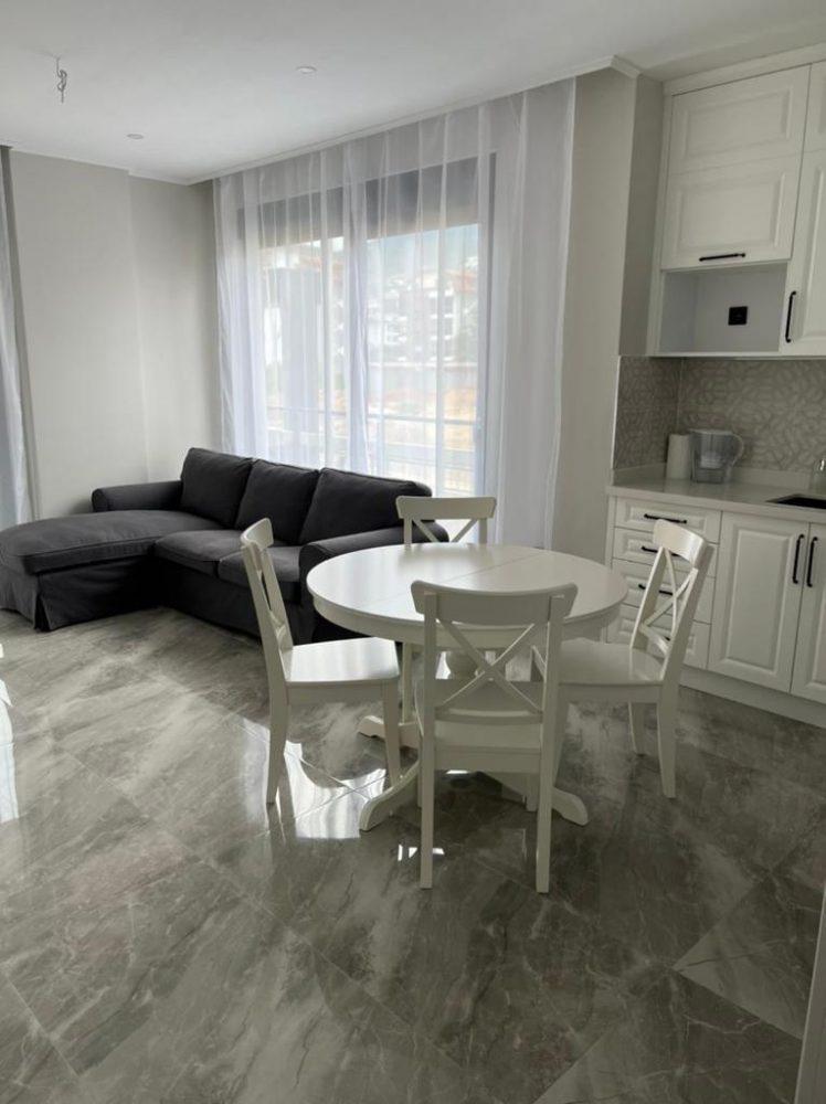 Меблированная трехкомнатная квартира в новом комплексе района   Оба - Фото 25