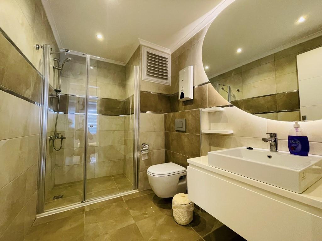 Меблированная квартира планировкой 2+1 с двумя ванными комнатами в районе Махмутлар - Фото 21