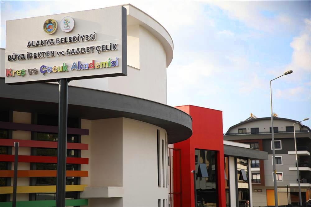 В Аланье открылся новый детский сад и образовательный центр