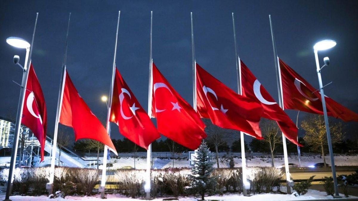В Турции объявлен национальный траур после землетрясения