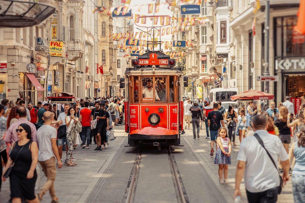 Стамбул в прошлом году посетило более 16 млн туристов