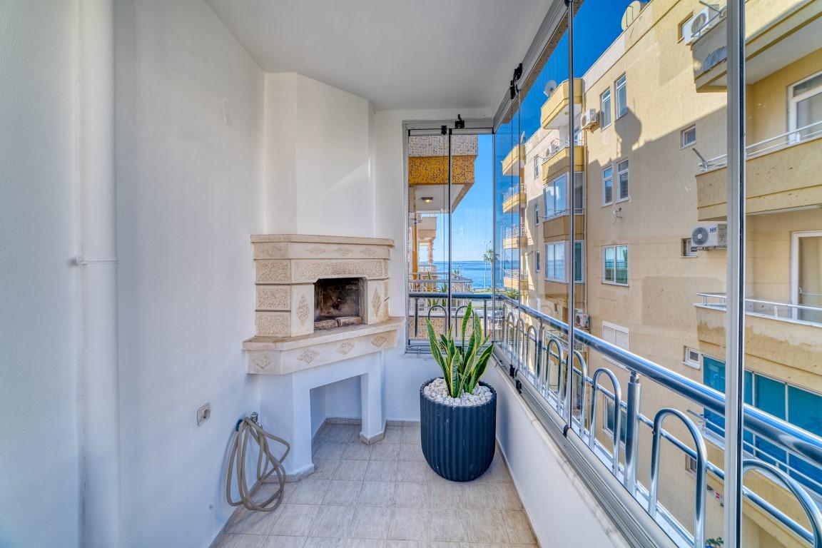 Апартаменты  площадью 120 м2 с застекленными террасами в жилом комплексе на первой береговой линии с видом на море в Махмутларе - Фото 15