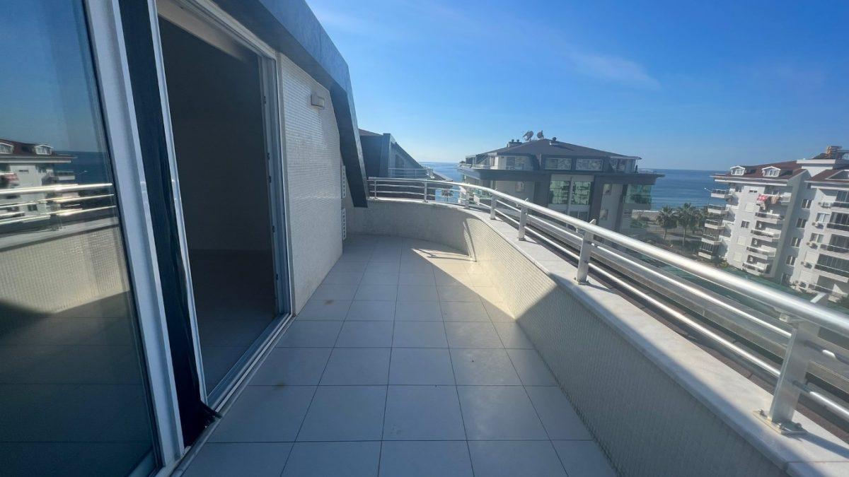 Трехкомнатные апартаменты площадью 200 м2 с видом на море в 50 метрах от пляжа в Кестеле, Алания - Фото 30