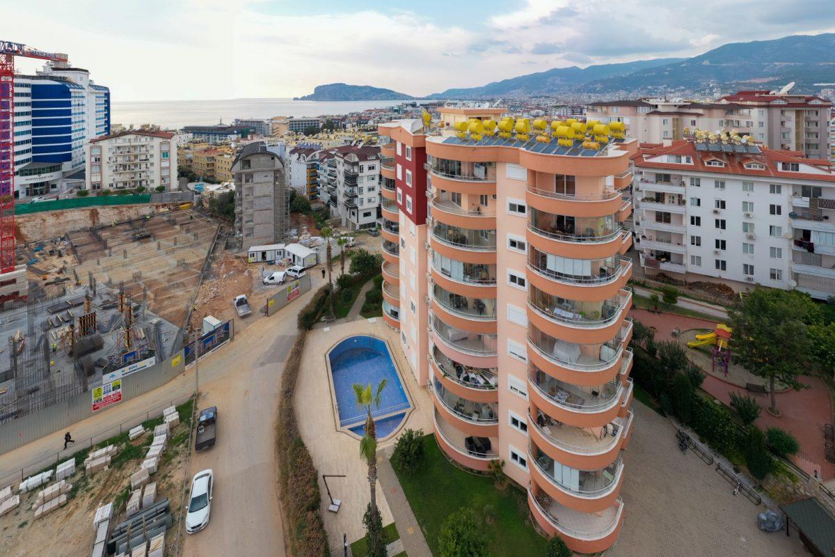 Просторные трехкомнатные апартаменты 2+1, площадью 120 м2 с видом на море и Аланию в Тосмуре, Турция - Фото 17