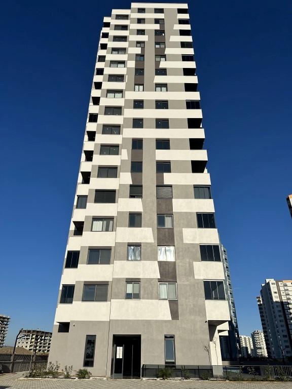 Высотный ЖК с апартаментами планировкой 1+1 и 2+1 в Мерсине - Фото 2