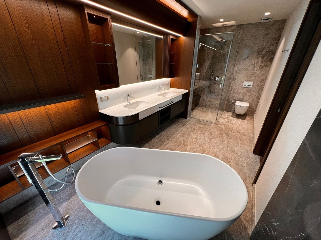 Современный жилой комплекс  с декоративным озером в городе Стамбул - Фото 28