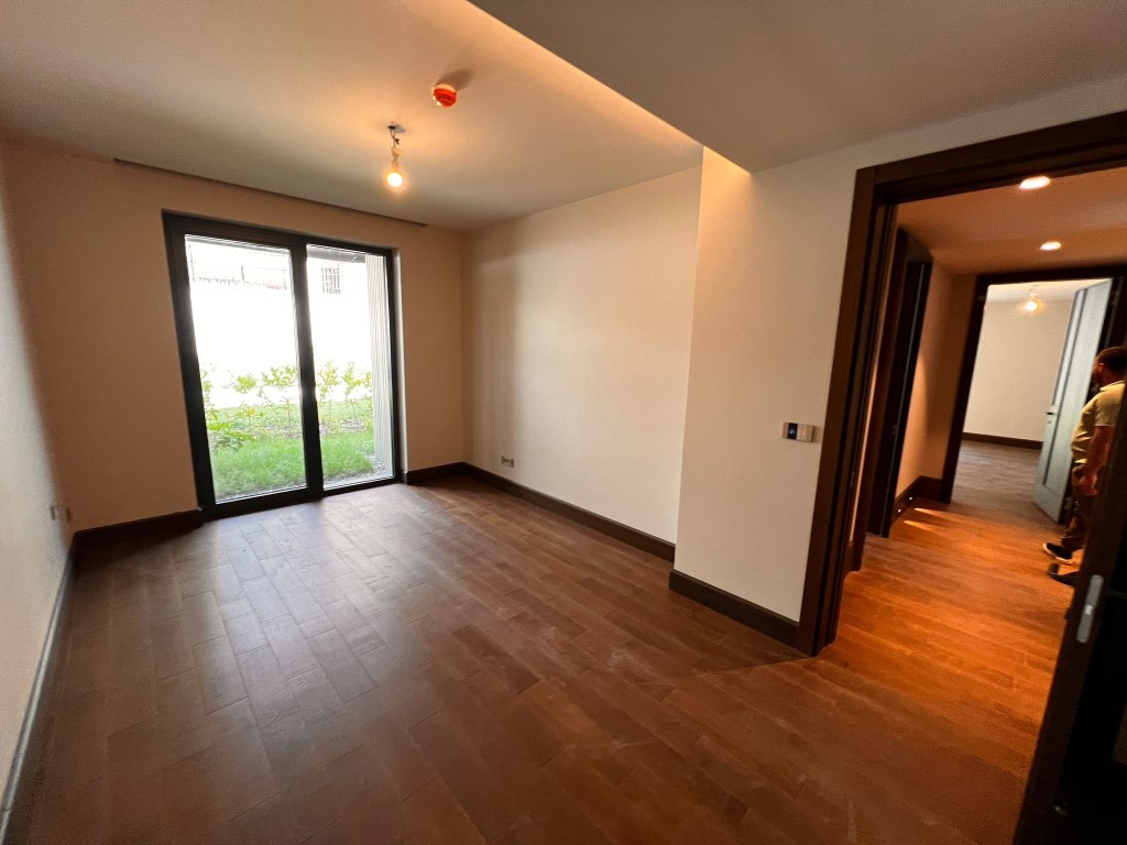 Современный жилой комплекс  с декоративным озером в городе Стамбул - Фото 41