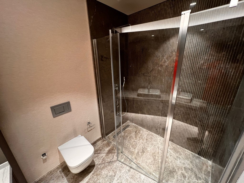 Современный жилой комплекс  с декоративным озером в городе Стамбул - Фото 38