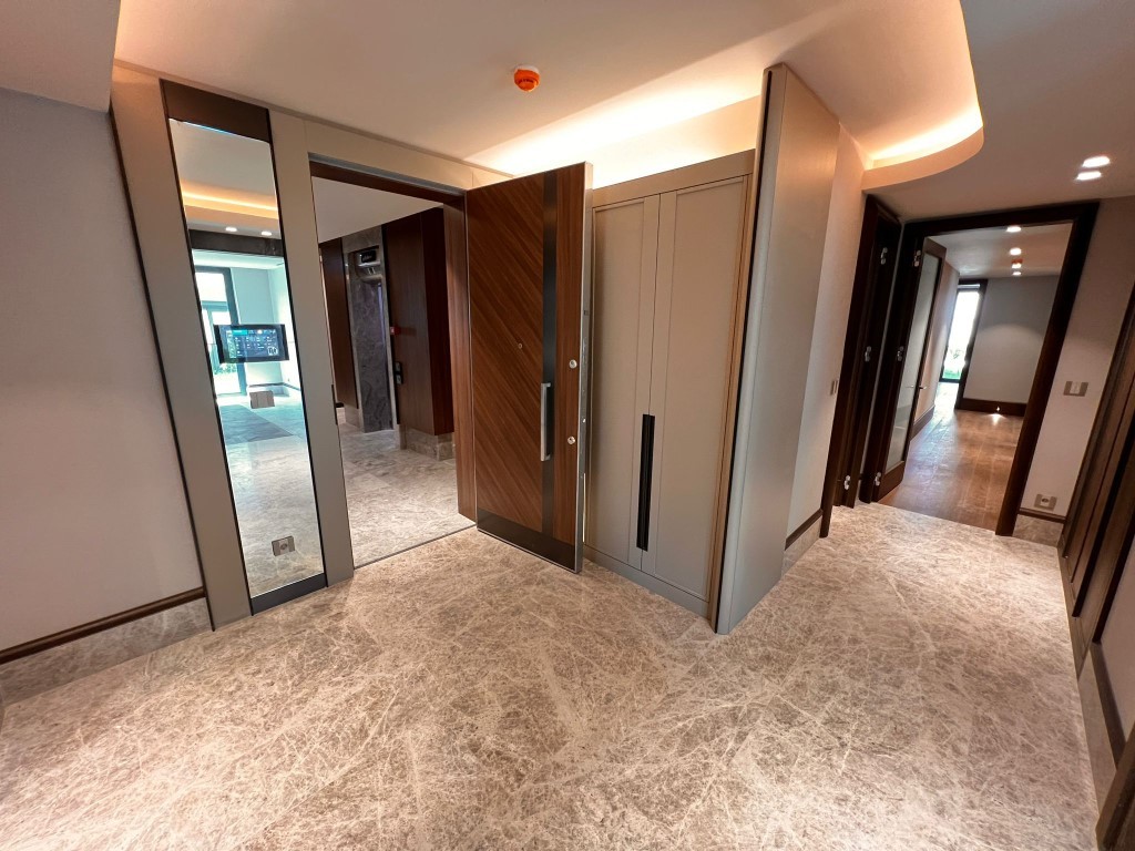 Современный жилой комплекс  с декоративным озером в городе Стамбул - Фото 39