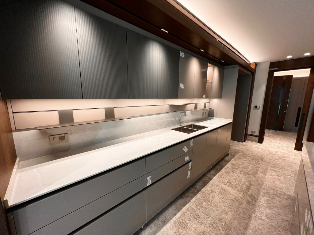 Современный жилой комплекс  с декоративным озером в городе Стамбул - Фото 25