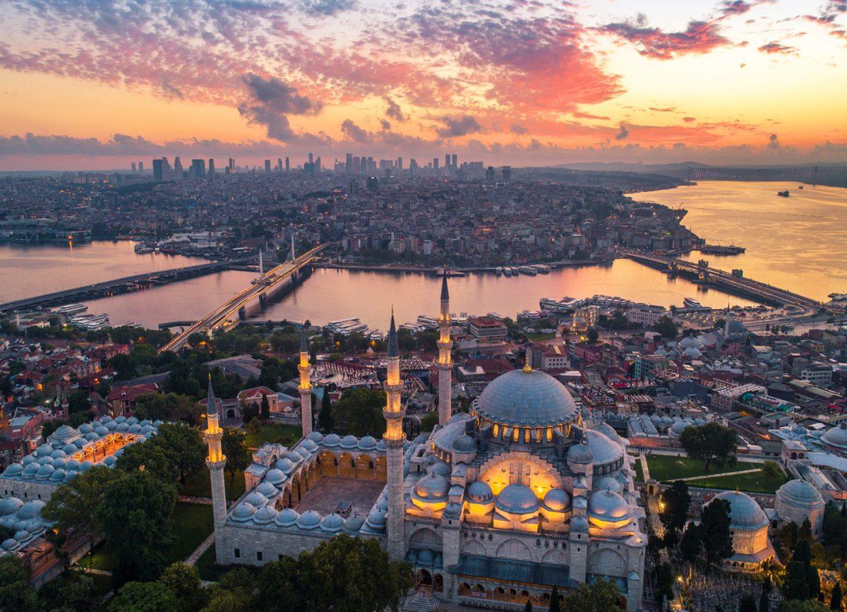 Стамбул стал самым популярным туристическим направлением в 2023 году