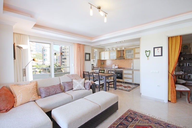 Трехкомнатная меблированная квартира на высоком 8 этаже, Махмутлар