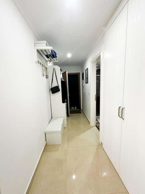 Меблированная трехкомнатная квартира в шаговой доступности от моря в районе Каргыджак - Фото 17