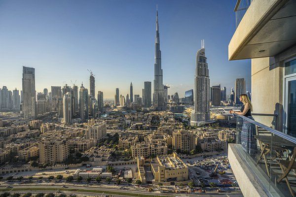 Россияне массово продают элитное жилье в Дубае и скупают квартиры в Сочи.