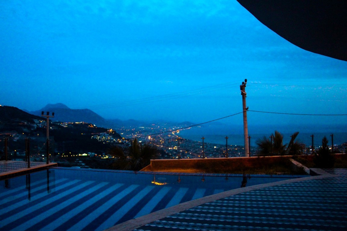 Отдельная вилла на возвышении горы с видом на море и город, в районе Тепе - Фото 7