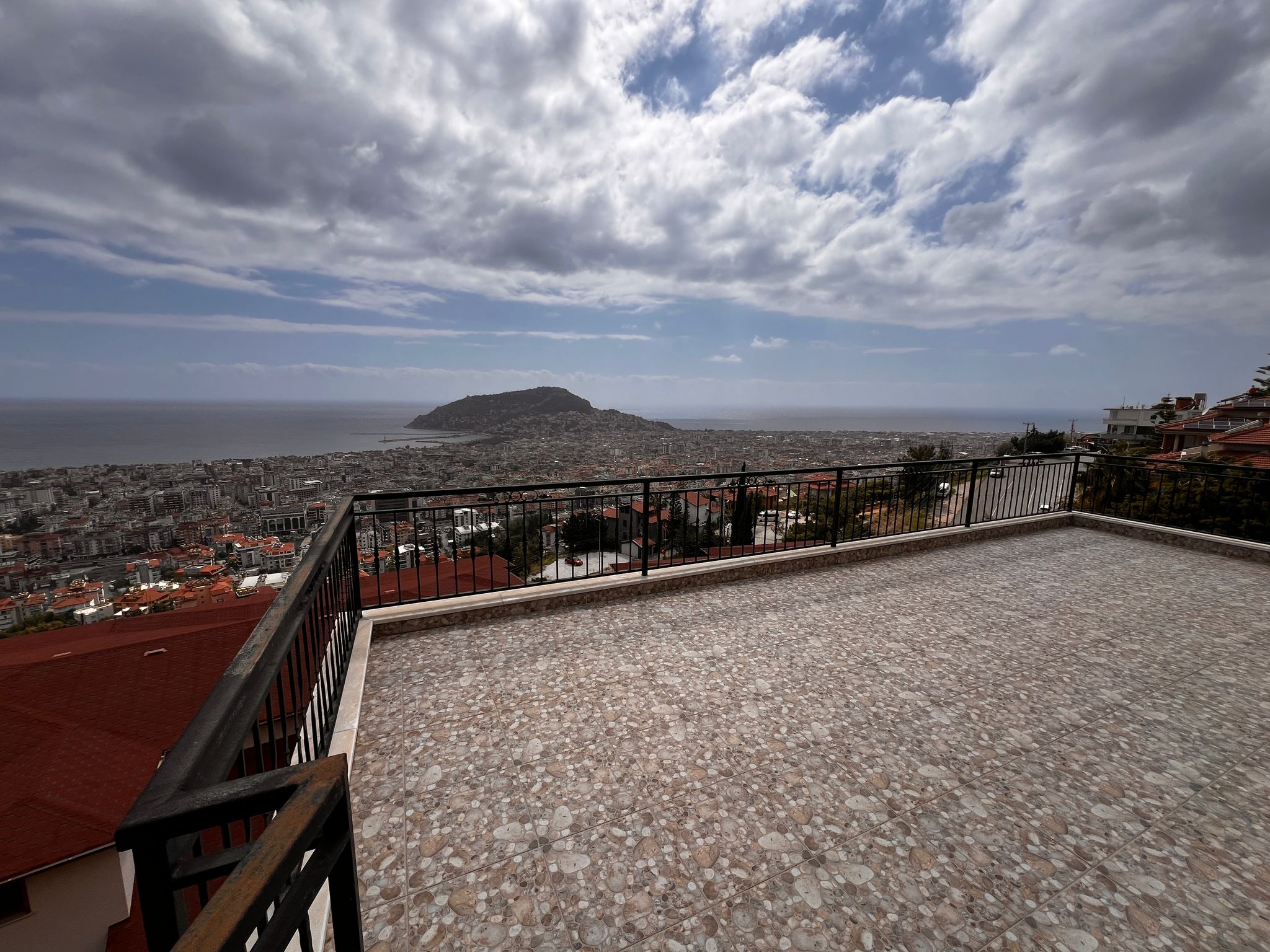 Просторный дуплекс площадью 200 м2, в центре Алании - Фото 16