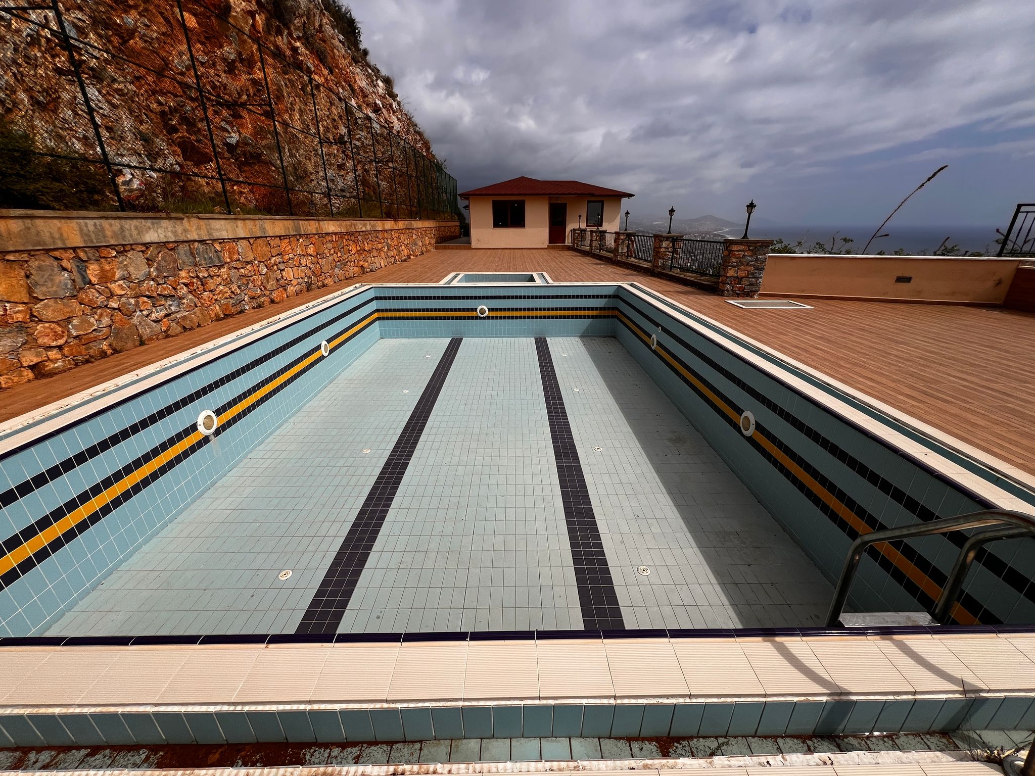 Просторный дуплекс на 5 этаже, с красивым видом на море и город, Центр - Фото 20