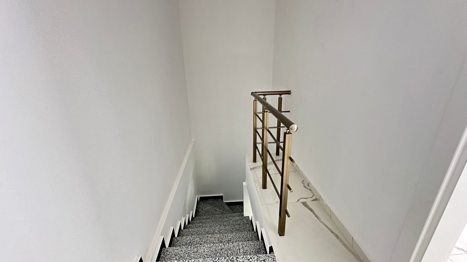 Дуплекс с планировкой 1+1 в Махмутларе всего в 550 метрах от пляжа. - Фото 11