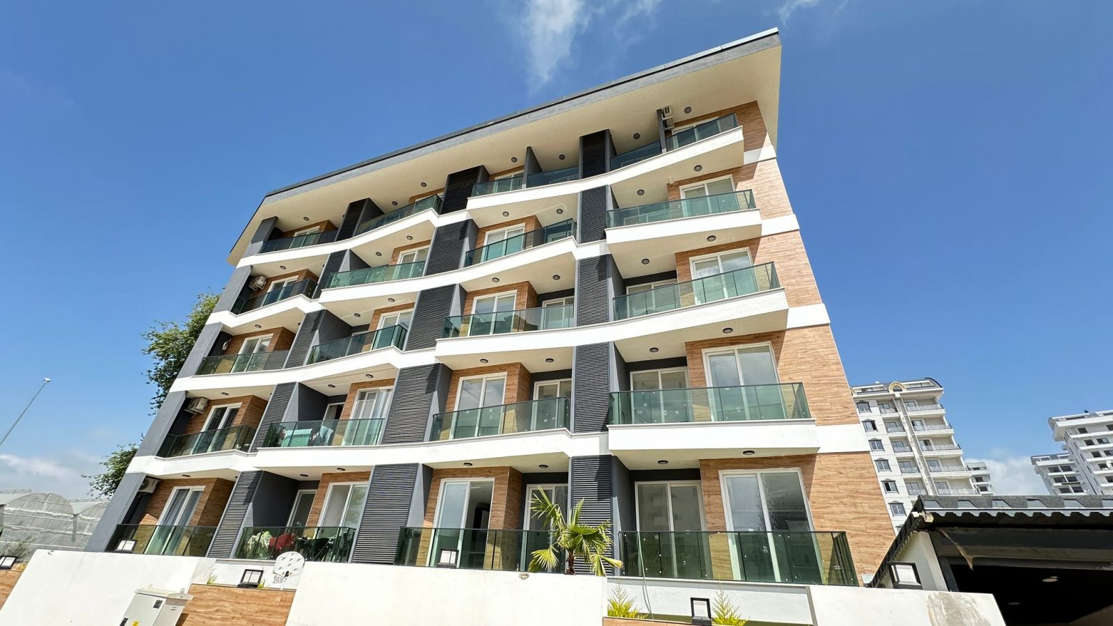 Дуплекс с планировкой 1+1 в Махмутларе всего в 550 метрах от пляжа.