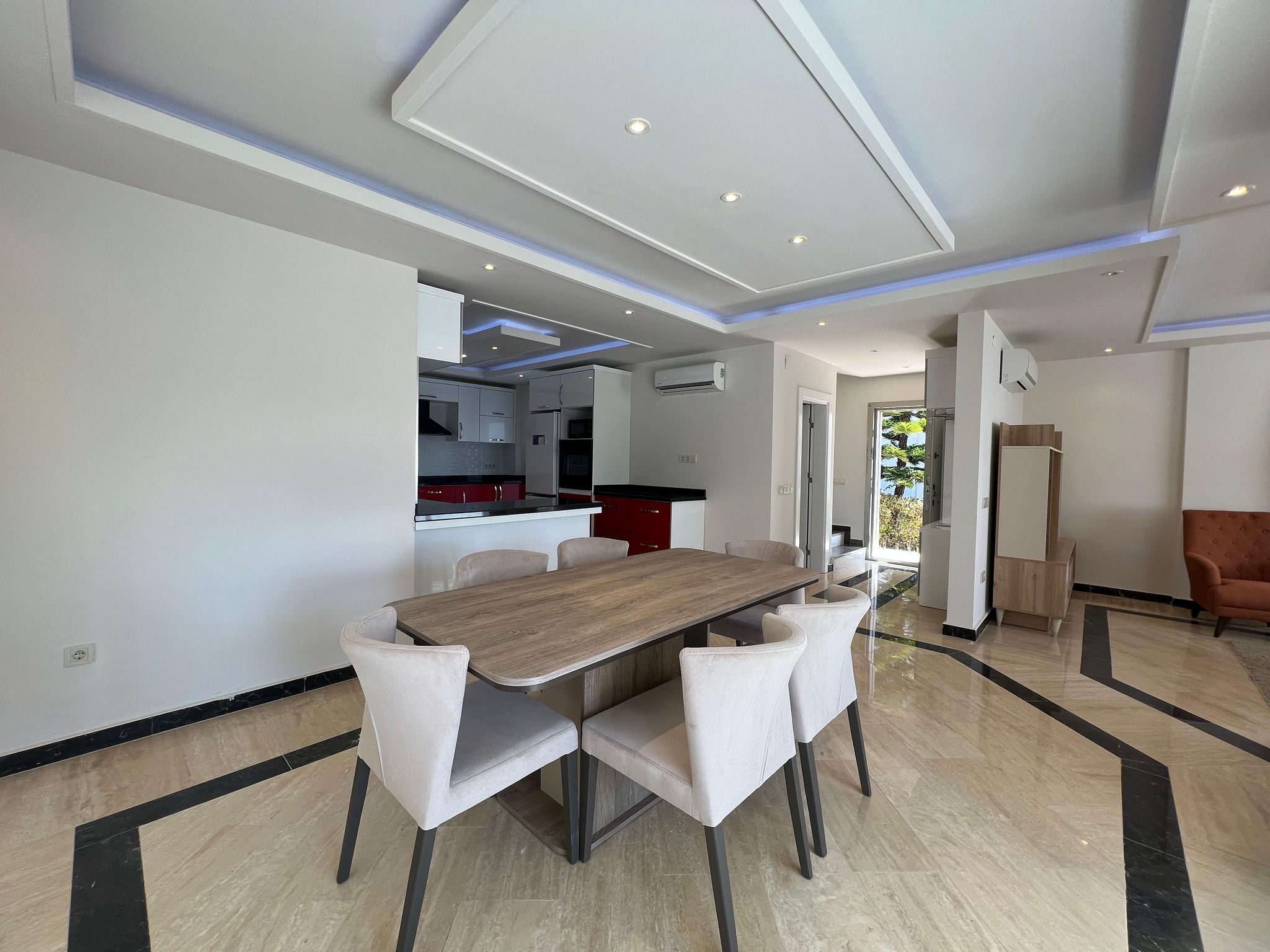 Сдается меблированная вилла 3+1 в районе Бекташ, Аланья, площадью 215 м². - Фото 5