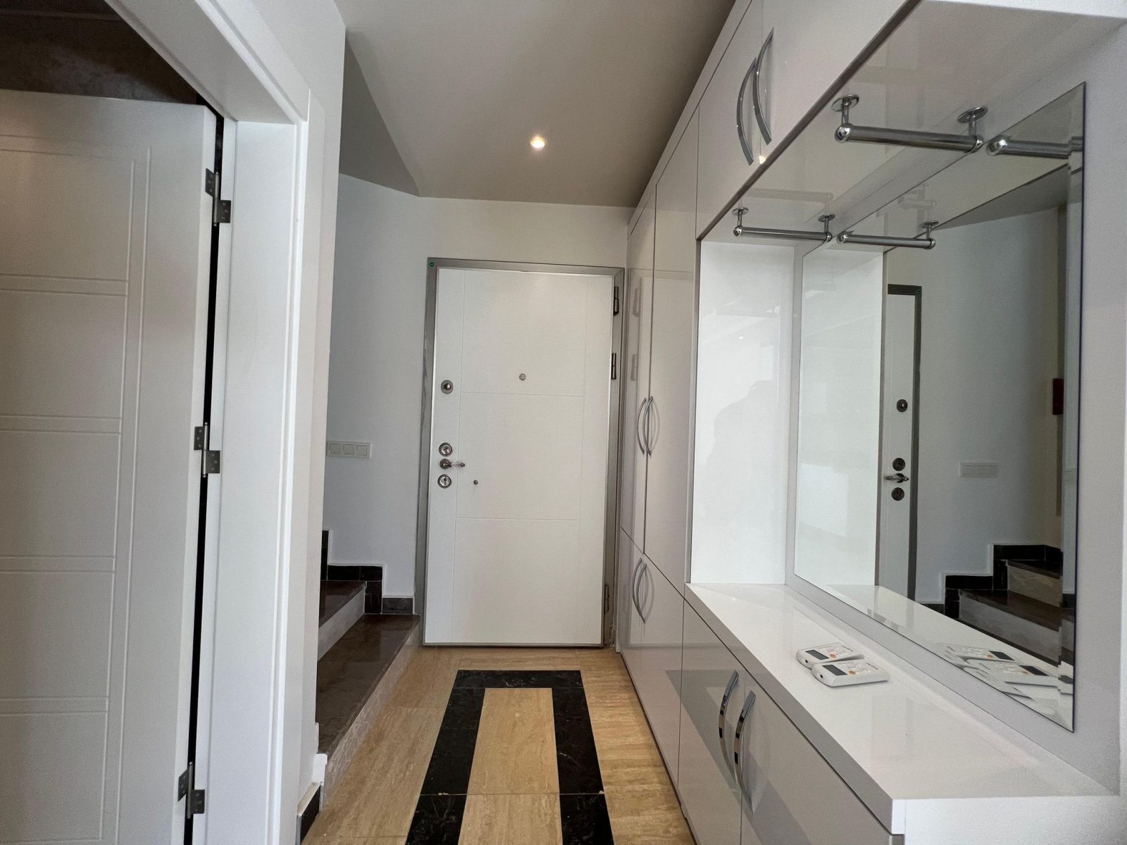 Сдается меблированная вилла 3+1 в районе Бекташ, Аланья, площадью 215 м². - Фото 12