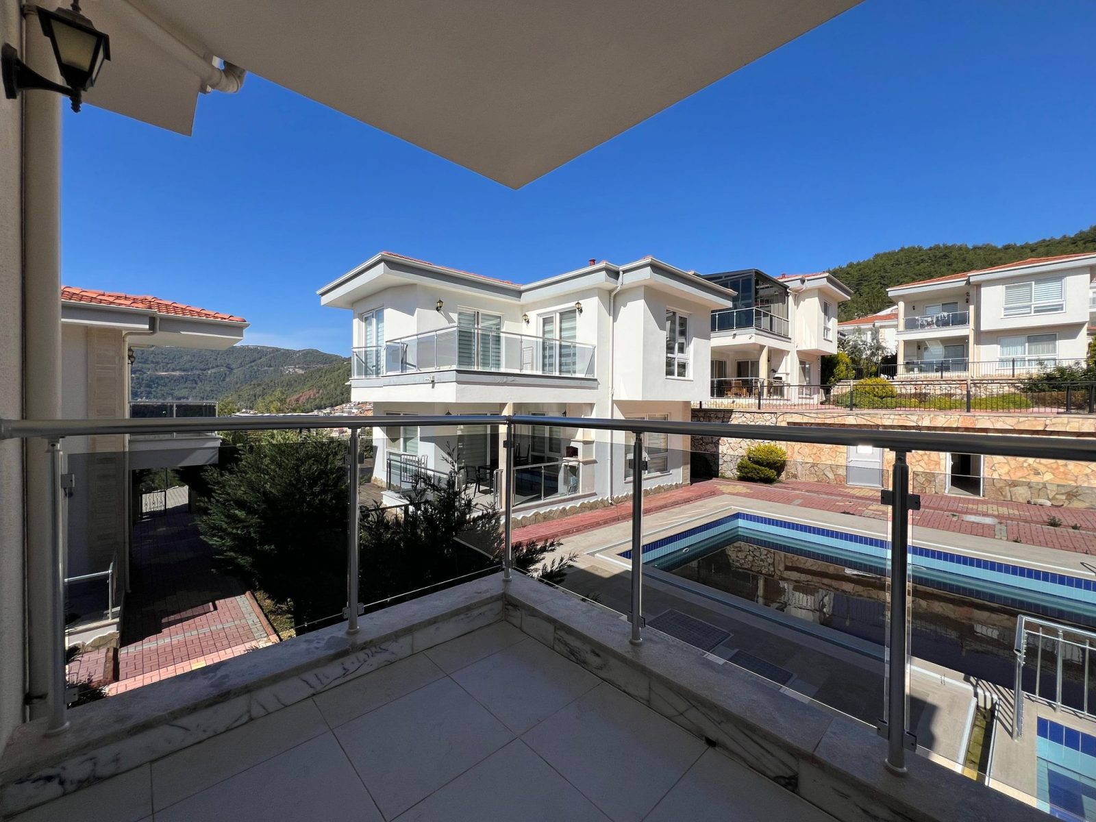 Сдается меблированная вилла 3+1 в районе Бекташ, Аланья, площадью 215 м². - Фото 20