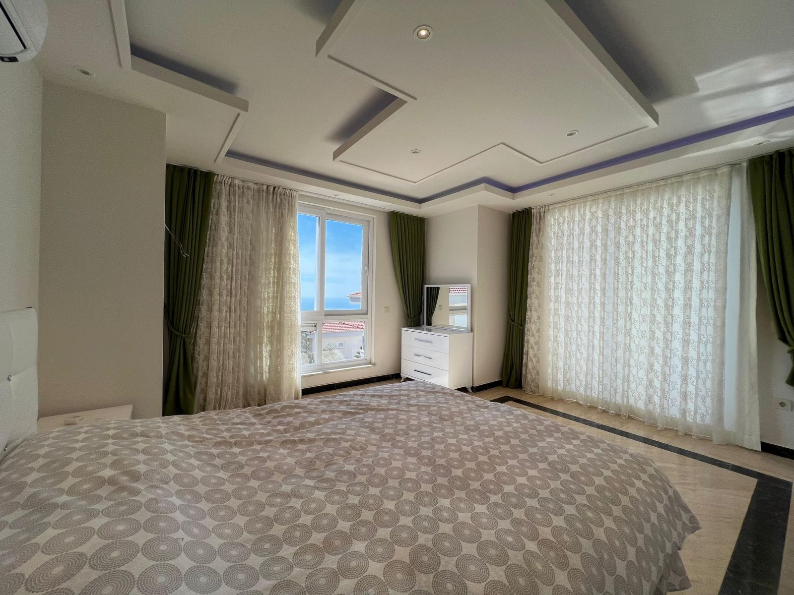 Сдается меблированная вилла 3+1 в районе Бекташ, Аланья, площадью 215 м². - Фото 28