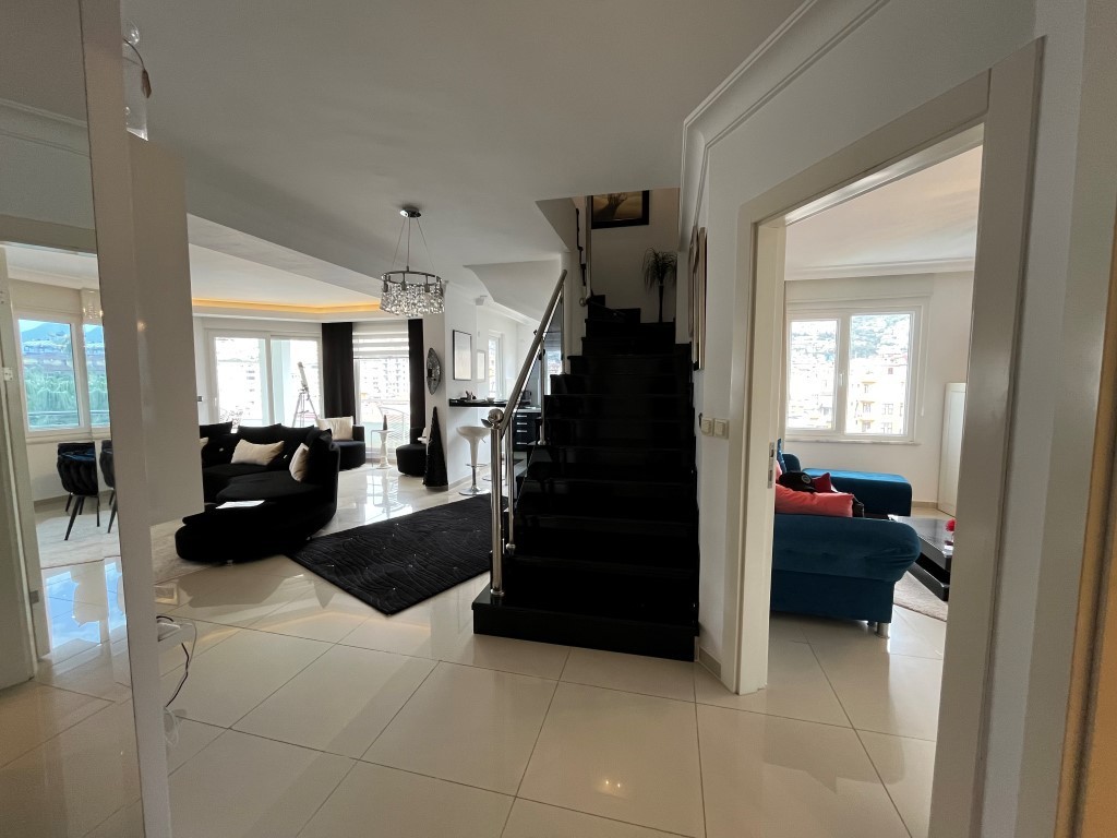 Пентхаус 3+1, 235 м² в центре Алании, всего в 950 метрах от пляжа Клеопатра. - Фото 11