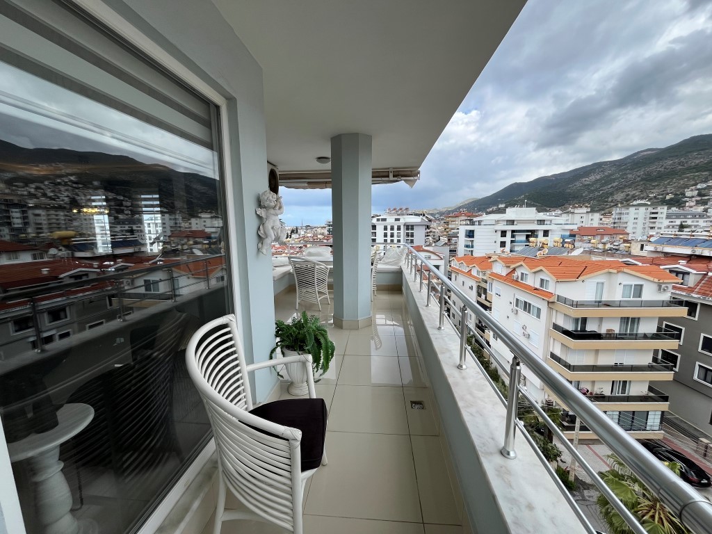 Пентхаус 3+1, 235 м² в центре Алании, всего в 950 метрах от пляжа Клеопатра. - Фото 13