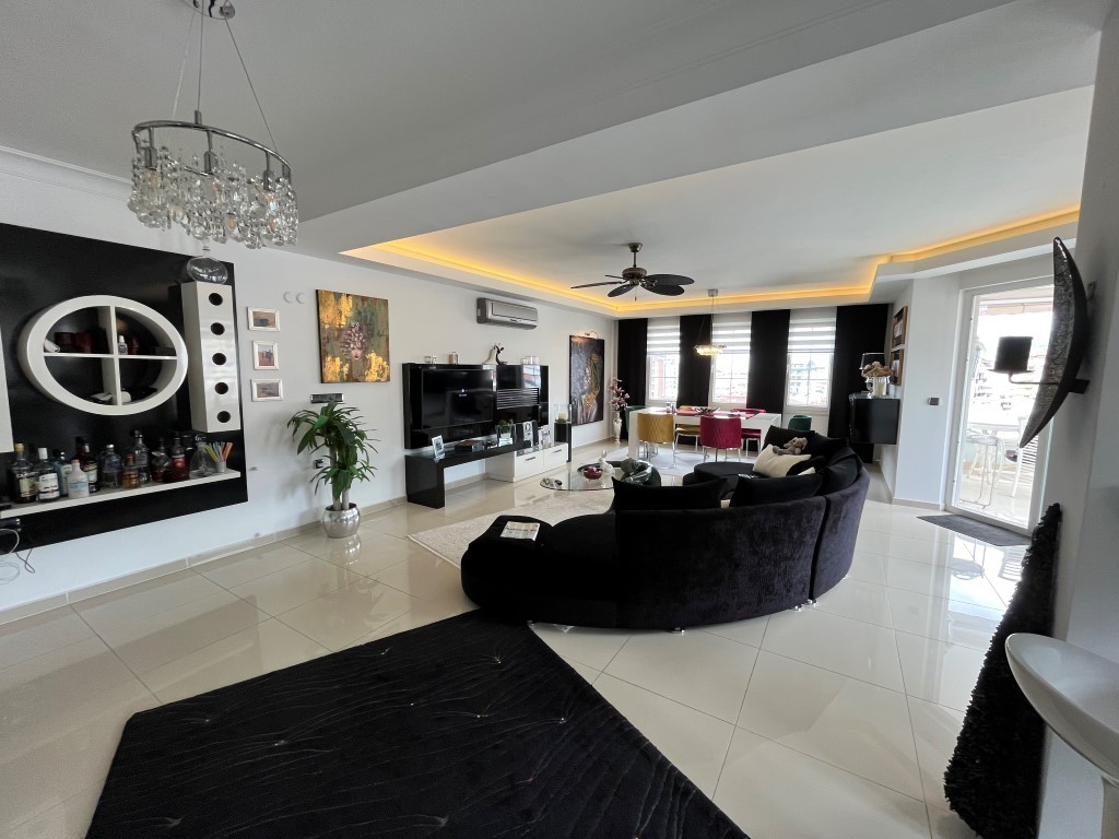 Пентхаус 3+1, 235 м² в центре Алании, всего в 950 метрах от пляжа Клеопатра. - Фото 2