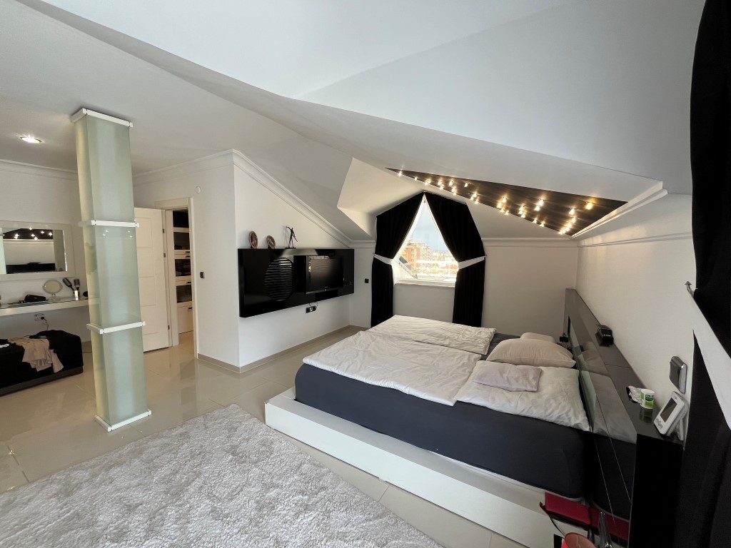 Пентхаус 3+1, 235 м² в центре Алании, всего в 950 метрах от пляжа Клеопатра. - Фото 26