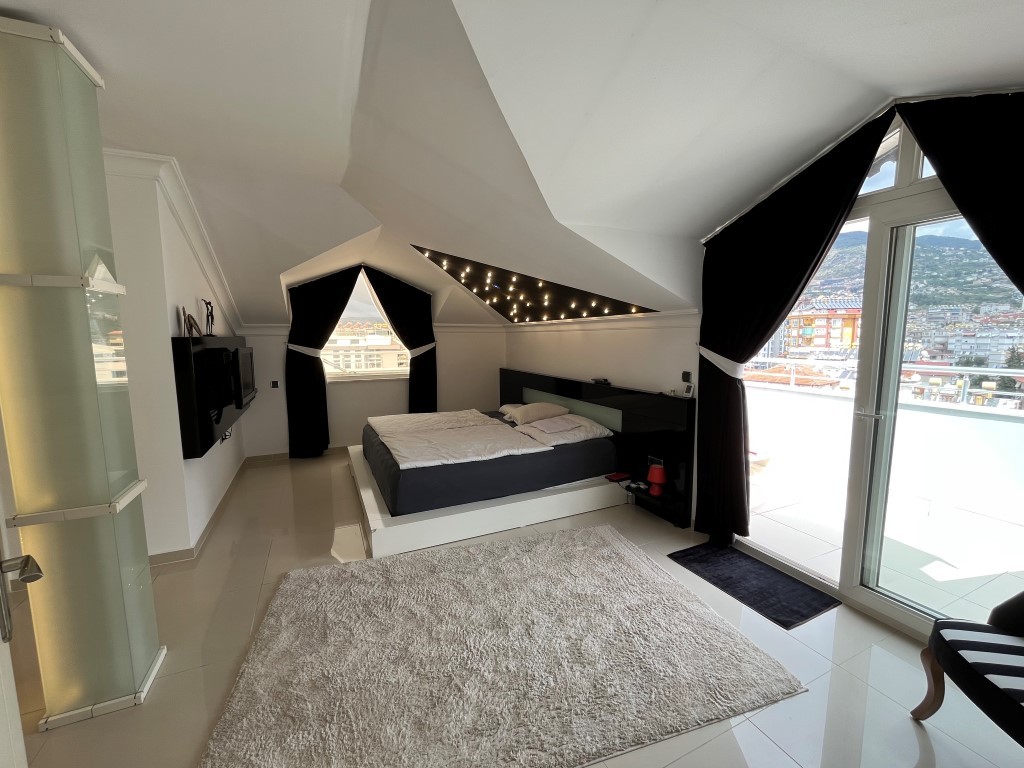 Пентхаус 3+1, 235 м² в центре Алании, всего в 950 метрах от пляжа Клеопатра. - Фото 25