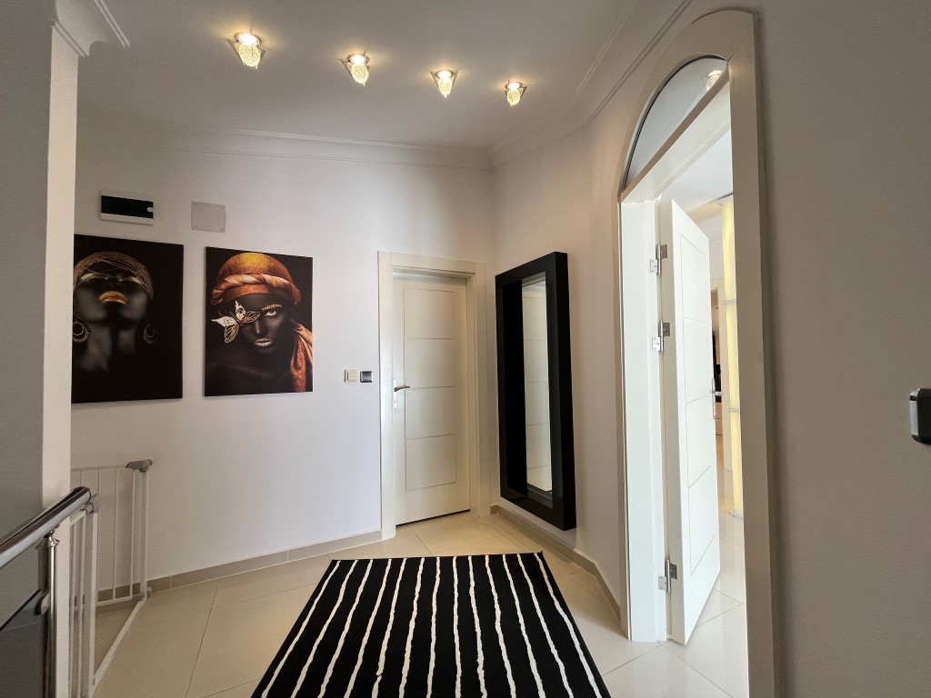 Пентхаус 3+1, 235 м² в центре Алании, всего в 950 метрах от пляжа Клеопатра. - Фото 23