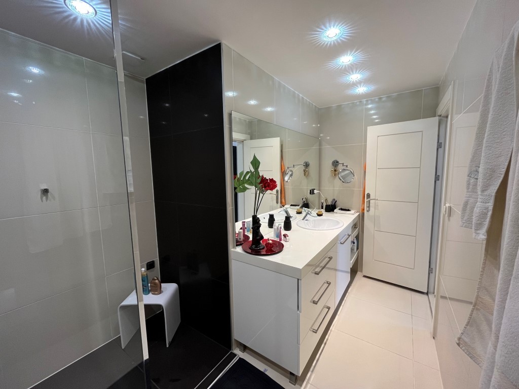 Пентхаус 3+1, 235 м² в центре Алании, всего в 950 метрах от пляжа Клеопатра. - Фото 38