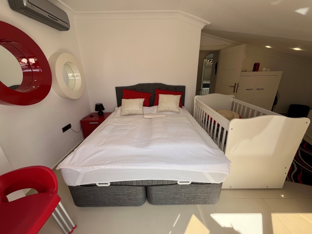 Пентхаус 3+1, 235 м² в центре Алании, всего в 950 метрах от пляжа Клеопатра. - Фото 44