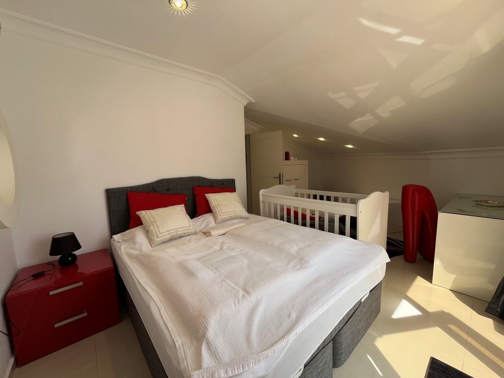 Пентхаус 3+1, 235 м² в центре Алании, всего в 950 метрах от пляжа Клеопатра. - Фото 45