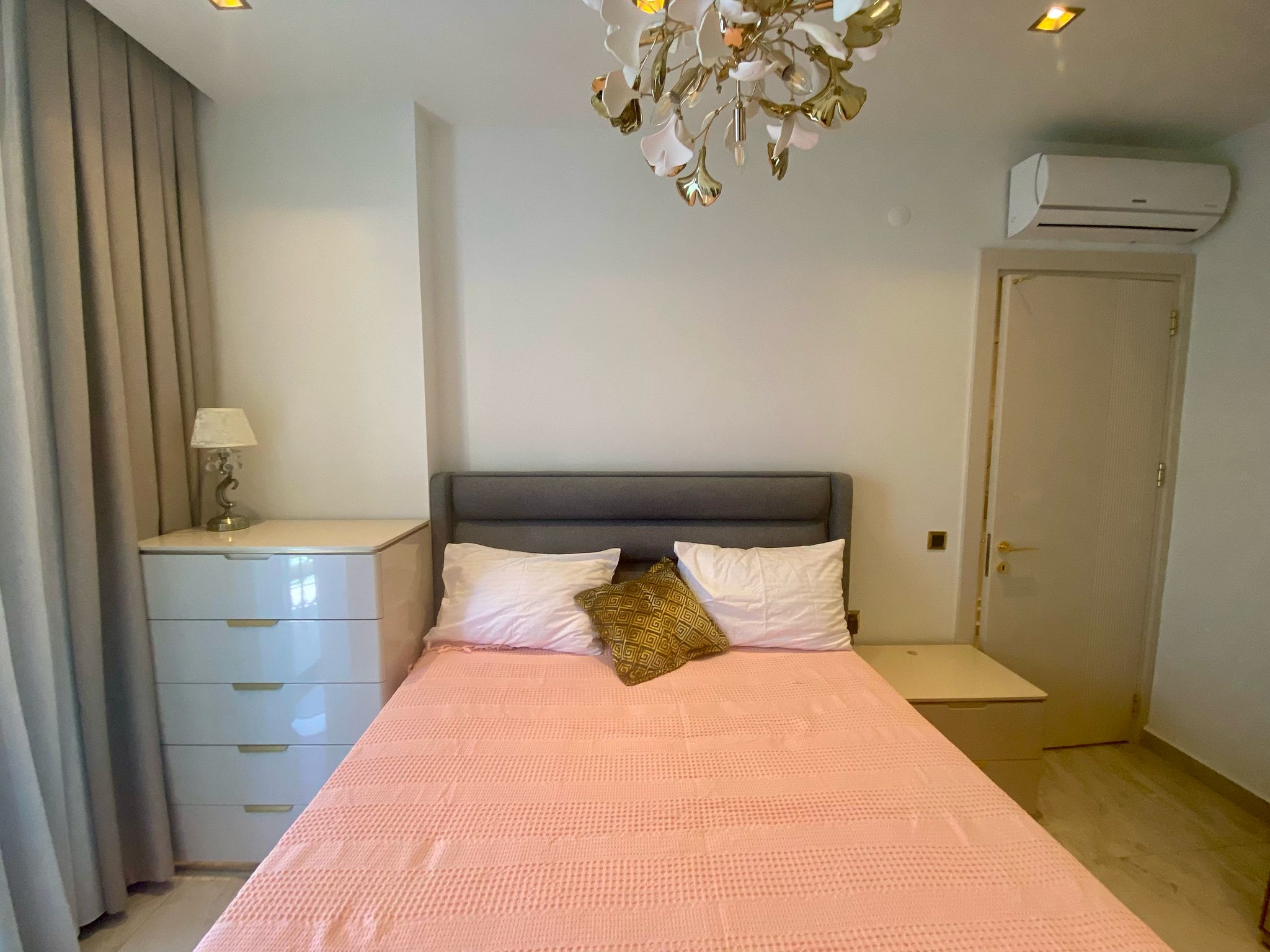 Трехкомнатная квартира рядом с морем в центре Алании.  - Фото 28