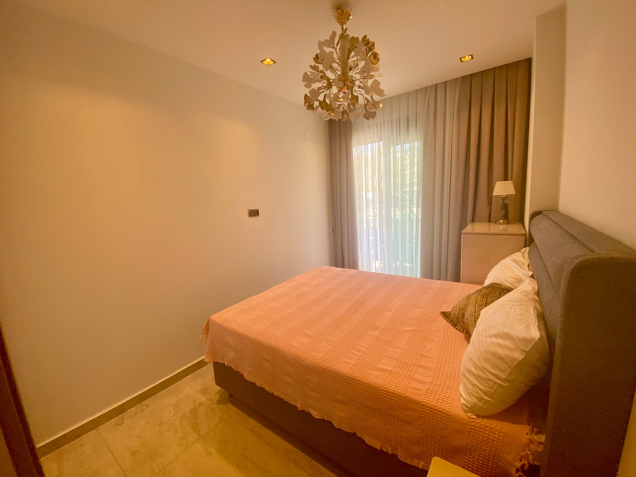 Трехкомнатная квартира рядом с морем в центре Алании.  - Фото 26