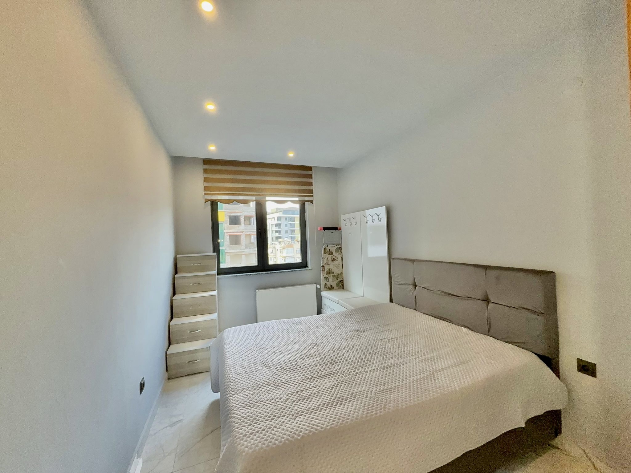 Квартира с планировкой 3+1 и отдельной кухней в центре Алании. - Фото 25