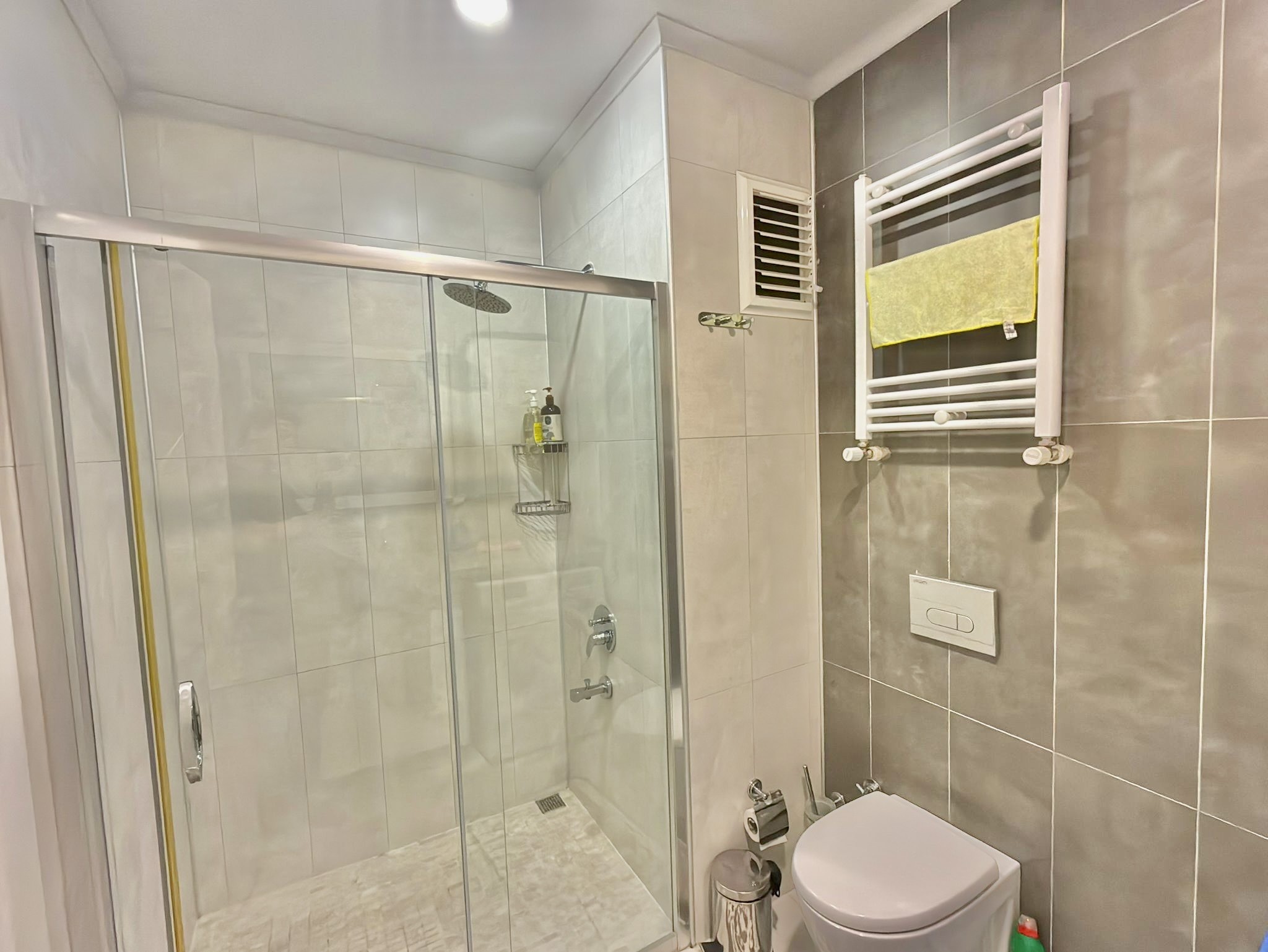 Квартира с планировкой 3+1 и отдельной кухней в центре Алании. - Фото 23