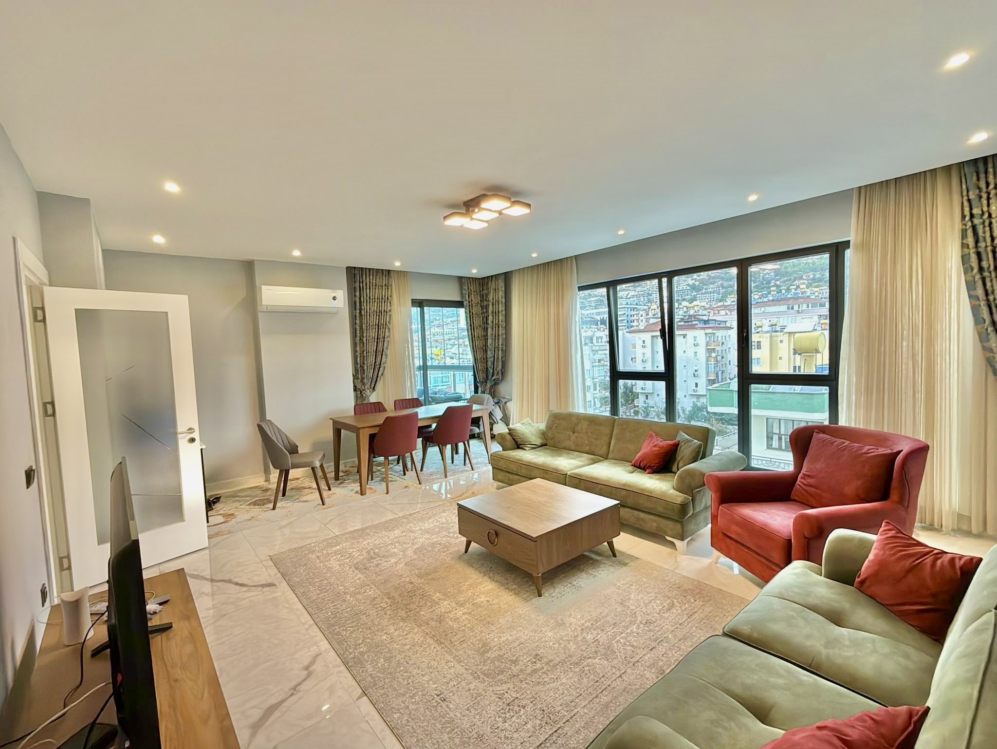 Квартира с планировкой 3+1 и отдельной кухней в центре Алании. - Фото 16