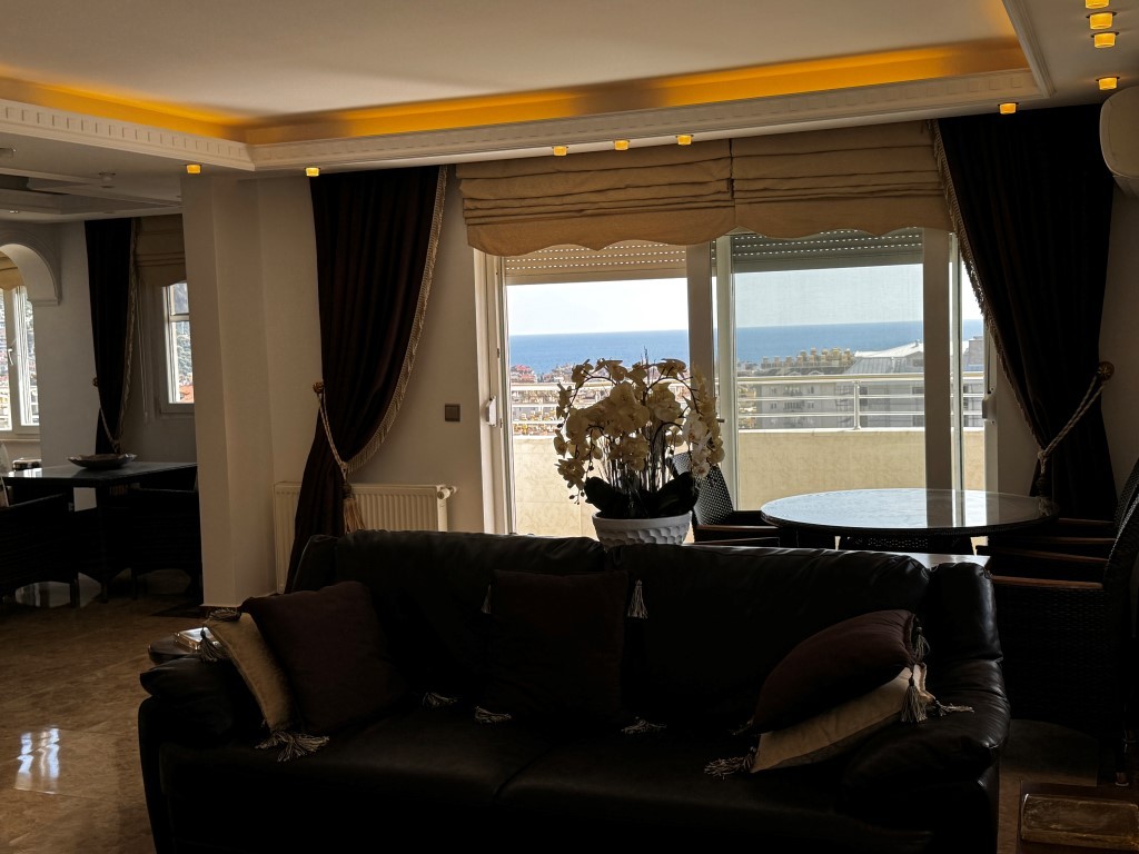 Просторная квартира 5+1 с видом на море и крепость в центре Алании. - Фото 16