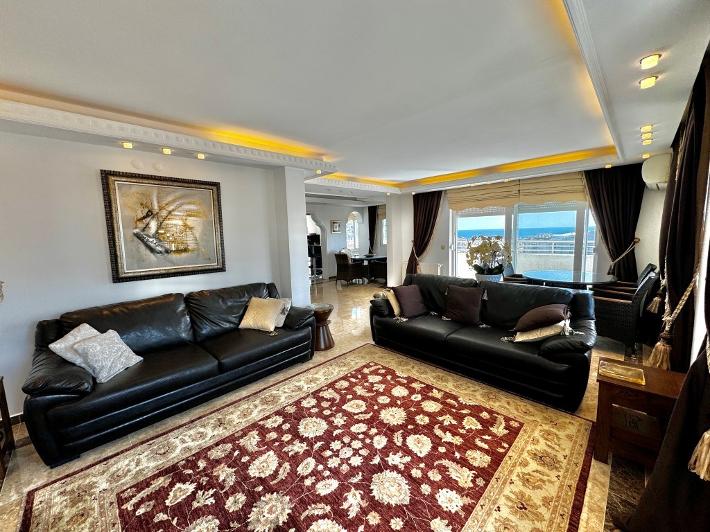 Просторная квартира 5+1 с видом на море и крепость в центре Алании. - Фото 14