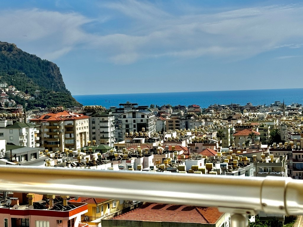 Просторная квартира 5+1 с видом на море и крепость в центре Алании. - Фото 20