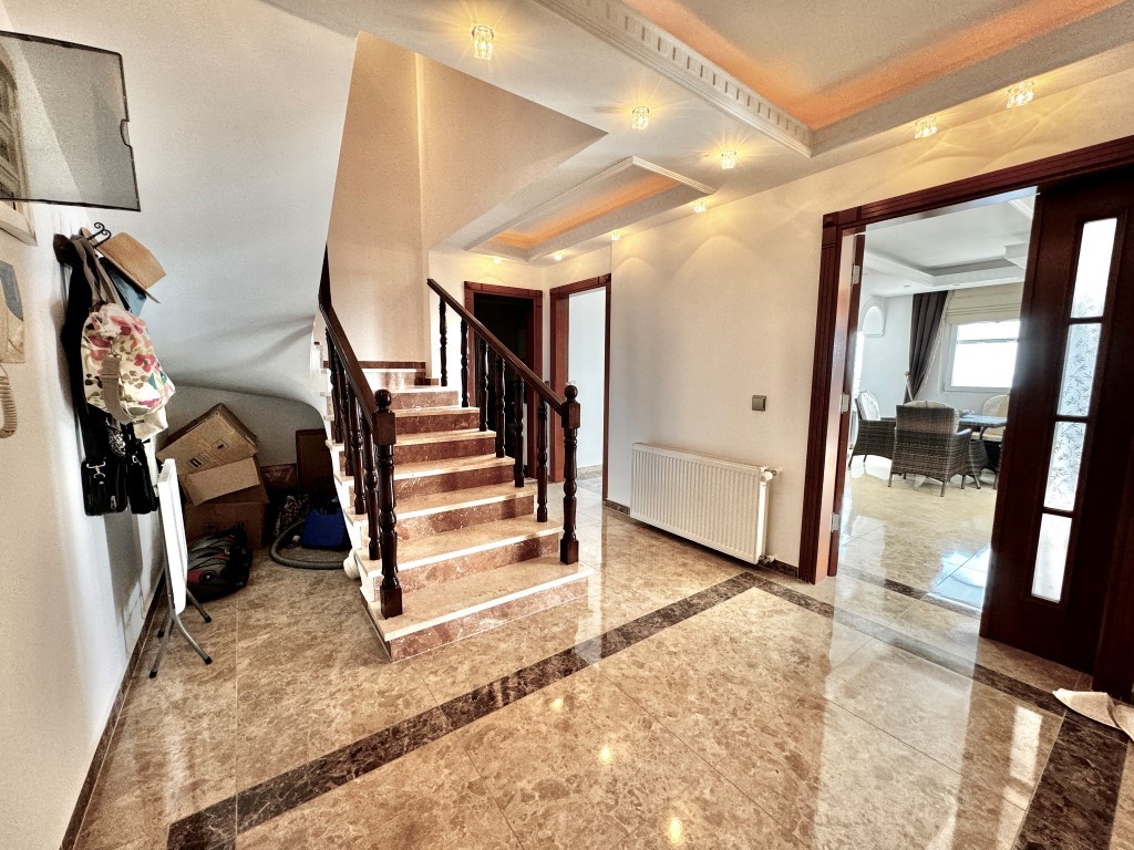 Просторная квартира 5+1 с видом на море и крепость в центре Алании. - Фото 13